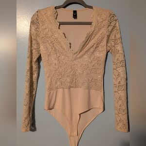 Elegant Lace V-Neck Bodysuit - Cream Perfect Condition